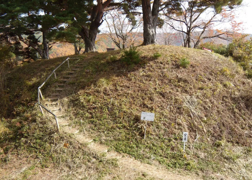 Kuwabara Castle Ruins, Japan